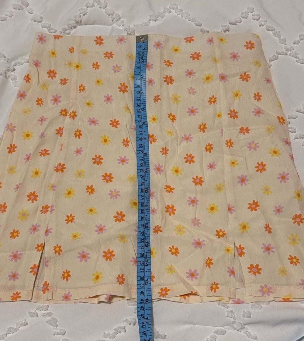 Elodie Floral Print Mini Skirt Size M - Picture 3 of 3